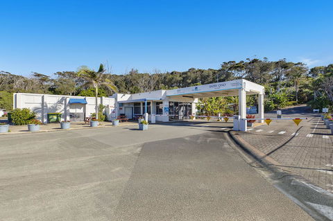 Blue Lagoon Beach Resort - Accommodation Bookings 11