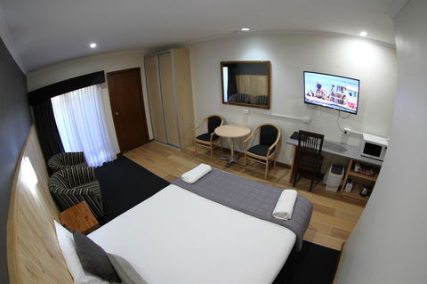 Sleepy Hill Motor Inn - Accommodation Bookings 16