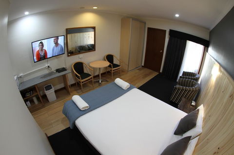 Sleepy Hill Motor Inn - Accommodation Bookings 13