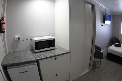 Sleepy Hill Motor Inn - Accommodation Bookings 29