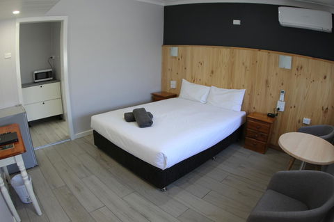 Sleepy Hill Motor Inn - Accommodation Bookings 23