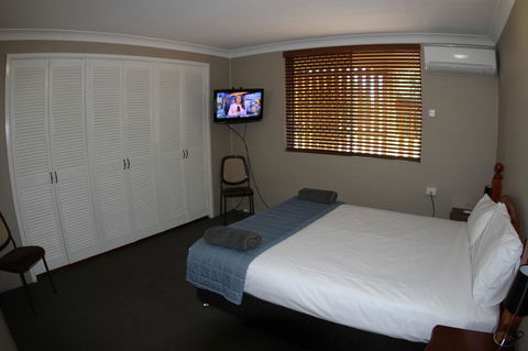 Sleepy Hill Motor Inn - Accommodation Bookings 39