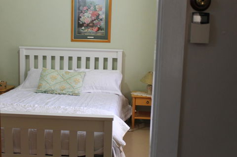 Boot Makers Cottage - Accommodation Bookings 13