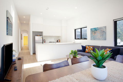 Stylish Apartment With Garage Near Bondi Beach - Accommodation Bookings 9