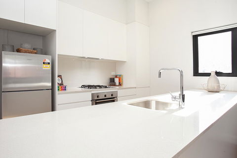 Stylish Apartment With Garage Near Bondi Beach - Accommodation Bookings 3