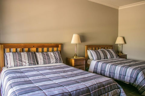 Ironstone Estate Lovedale - Accommodation Bookings 11