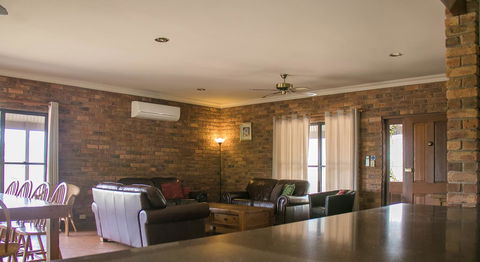 Ironstone Estate Lovedale - Accommodation Bookings 17