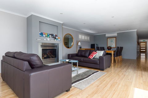 The Edgewater On Greville - Accommodation Bookings 12