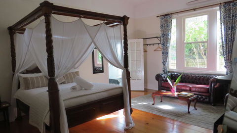 Arcadia House - Accommodation Bookings 24