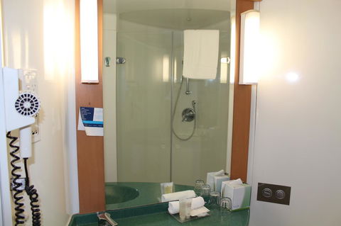 Ibis Newcastle - Accommodation Bookings 11