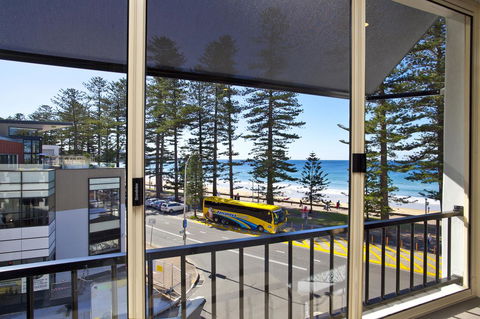 Manly Paradise Motel & Apartments - Accommodation Bookings 4