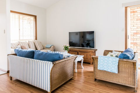 Ambience - Accommodation Bookings 6