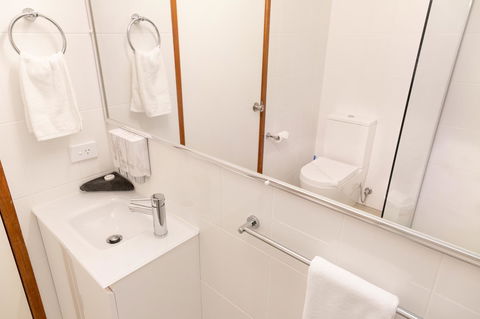 Sapphire Waters Motor Inn - Accommodation Bookings 2