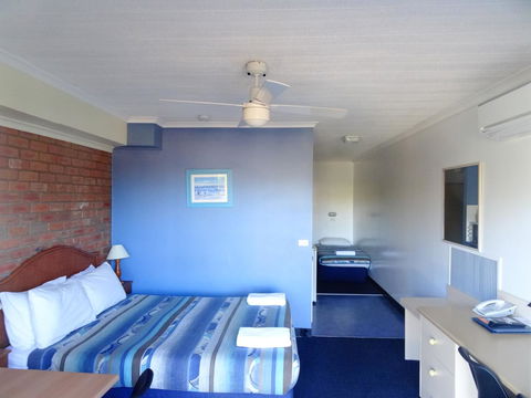 Sapphire Waters Motor Inn - Accommodation Bookings 30