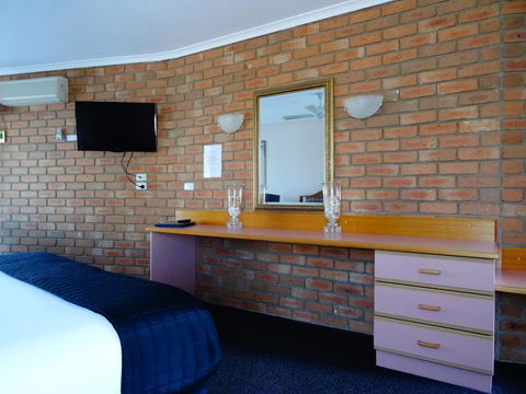 Sapphire Waters Motor Inn - Accommodation Bookings 10