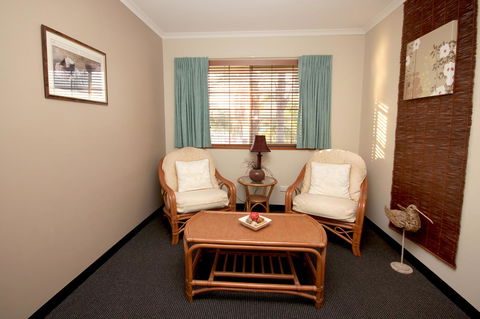 Sapphire Waters Motor Inn - Accommodation Bookings 14