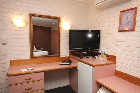 Sapphire Waters Motor Inn - Accommodation Bookings 9