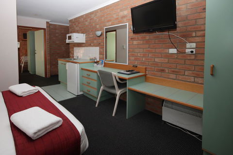 Sapphire Waters Motor Inn - Accommodation Bookings 23