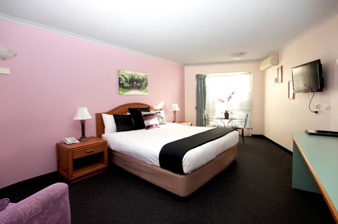 Sapphire Waters Motor Inn - Accommodation Bookings 5
