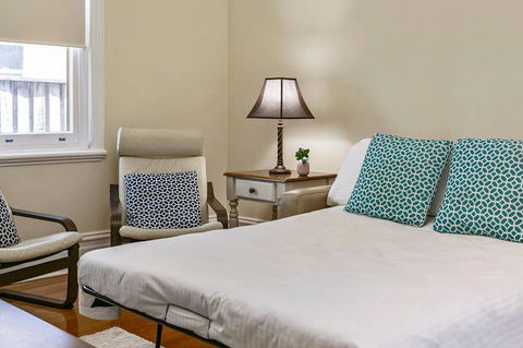 Oversized 2 Bedroom Manly Beach House - Accommodation Bookings 7