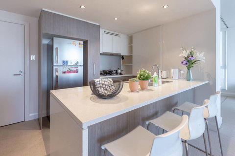 Two Bedders Apartment With Stunning Water View - Accommodation Bookings 16