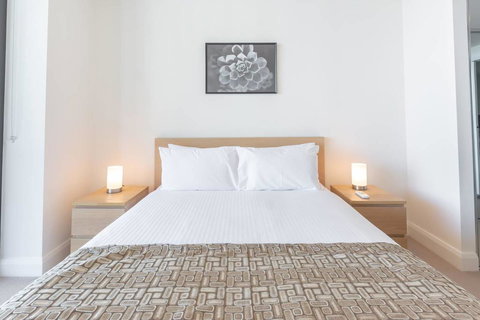Two Bedders Apartment With Stunning Water View - Accommodation Bookings 3