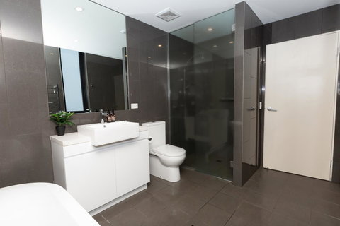 Brand New Executive Apartment - Accommodation Bookings 11