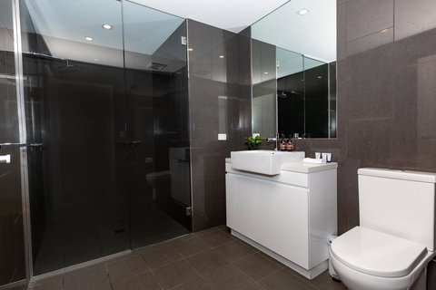 Brand New Executive Apartment - Accommodation Bookings 16