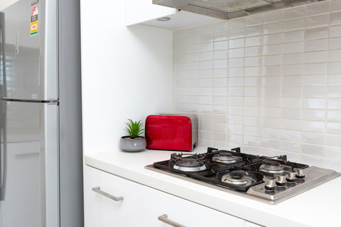 Brand New Executive Apartment - Accommodation Bookings 7