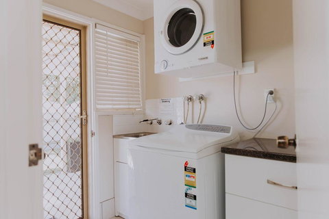 Central Wagga Self Catering Apartment - Accommodation Bookings 12