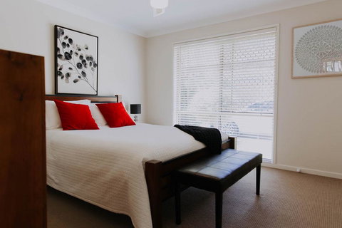 Central Wagga Self Catering Apartment - Accommodation Bookings 9