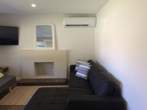 Golden Hill Cottage - Accommodation Bookings 13