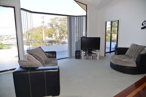 The Boat House - Accommodation Bookings 9
