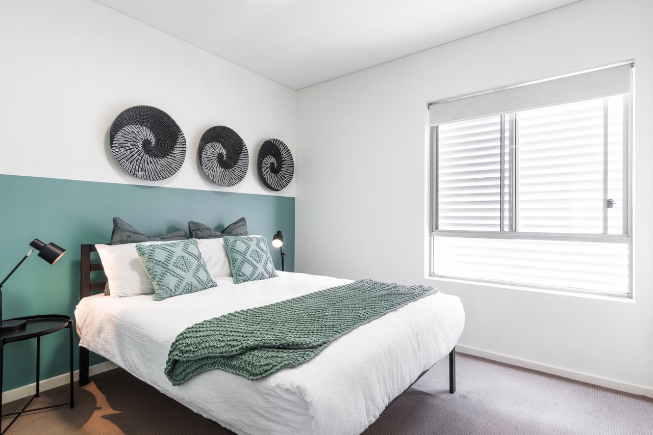 Large Light Luxe 3BDR 2BA Free Parking - Walk To Sydney Uni And RPA - thumb 6