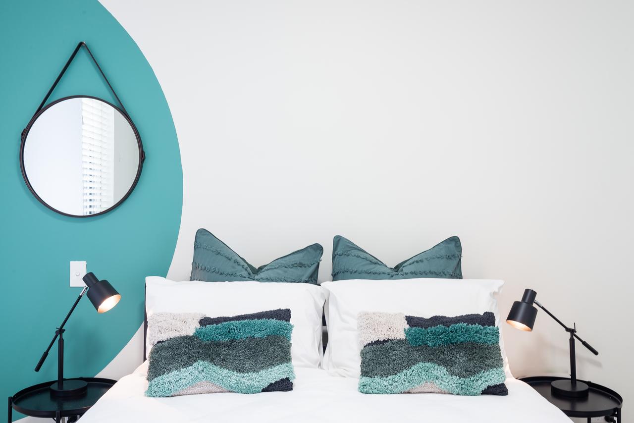 Large Light Luxe 3BDR 2BA Free Parking - Walk To Sydney Uni And RPA - thumb 9
