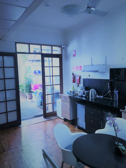 Newtown Cozy Stays - Accommodation Bookings 14