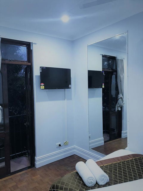 Newtown Cozy Stays - Accommodation Bookings 40