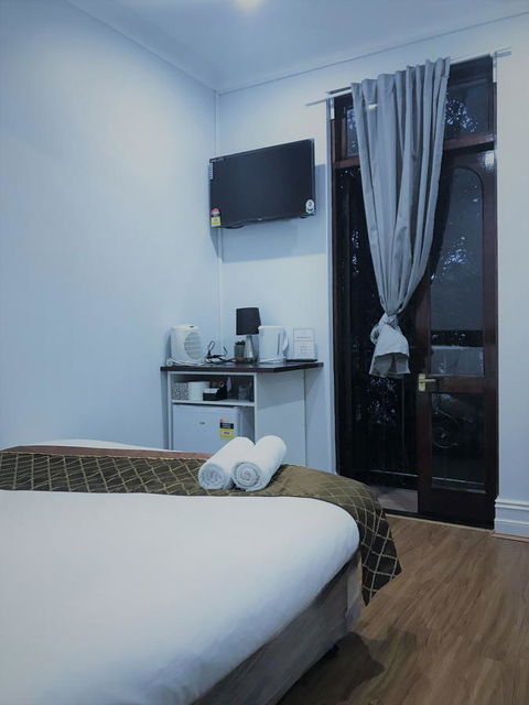 Newtown Cozy Stays - Accommodation Bookings 41