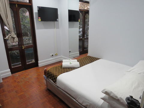 Newtown Cozy Stays - Accommodation Bookings 4