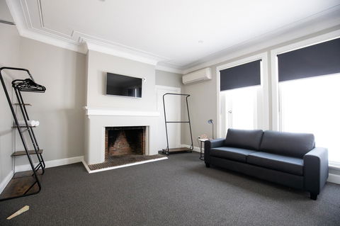 Horse And Jockey Hotel Homebush - Accommodation Bookings 2