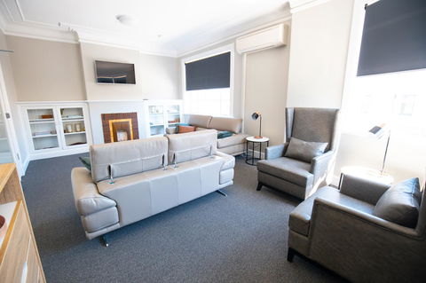 Horse And Jockey Hotel Homebush - Accommodation Bookings 14