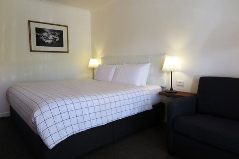 Summerhill Motor Inn - Accommodation Bookings 1