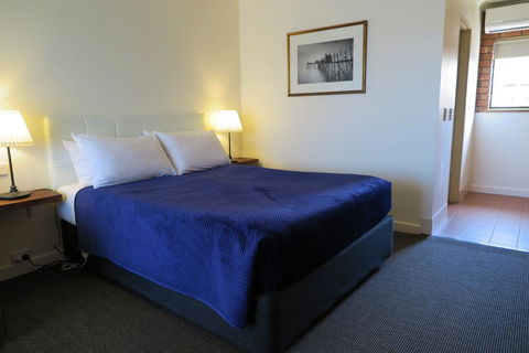 Summerhill Motor Inn - Accommodation Bookings 6