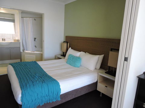 BASE Holidays - Ettalong Beach Premium Apartments - Accommodation Bookings 4