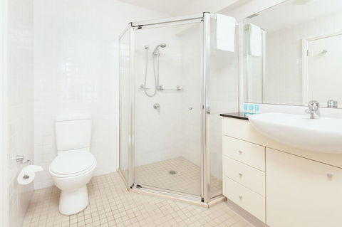 Waterfront Apartment On Sydney Harbour - Accommodation Bookings 3