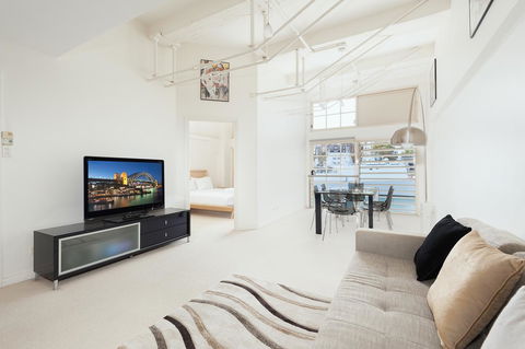 Waterfront Apartment On Sydney Harbour - Accommodation Bookings 1