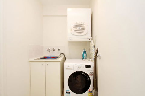 Waterfront Apartment On Sydney Harbour - Accommodation Bookings 9