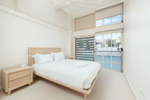 Waterfront Apartment On Sydney Harbour - Accommodation Bookings 0