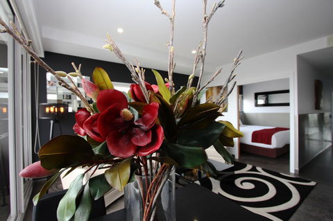 Honeysuckle Executive Apartments - Accommodation Bookings 31