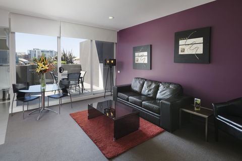 Honeysuckle Executive Apartments - Accommodation Bookings 28